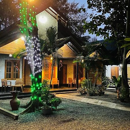 New Roy Guest House Kalkudah  Bagian luar foto