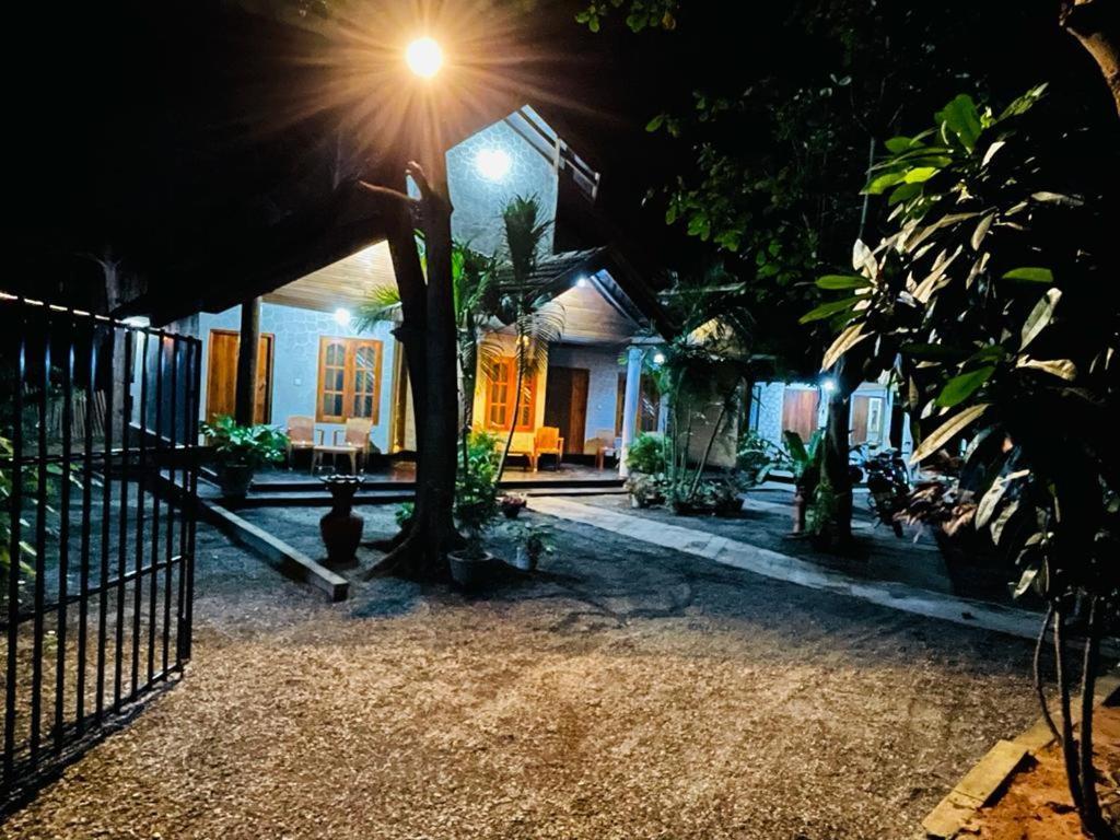 New Roy Guest House Kalkudah  Bagian luar foto