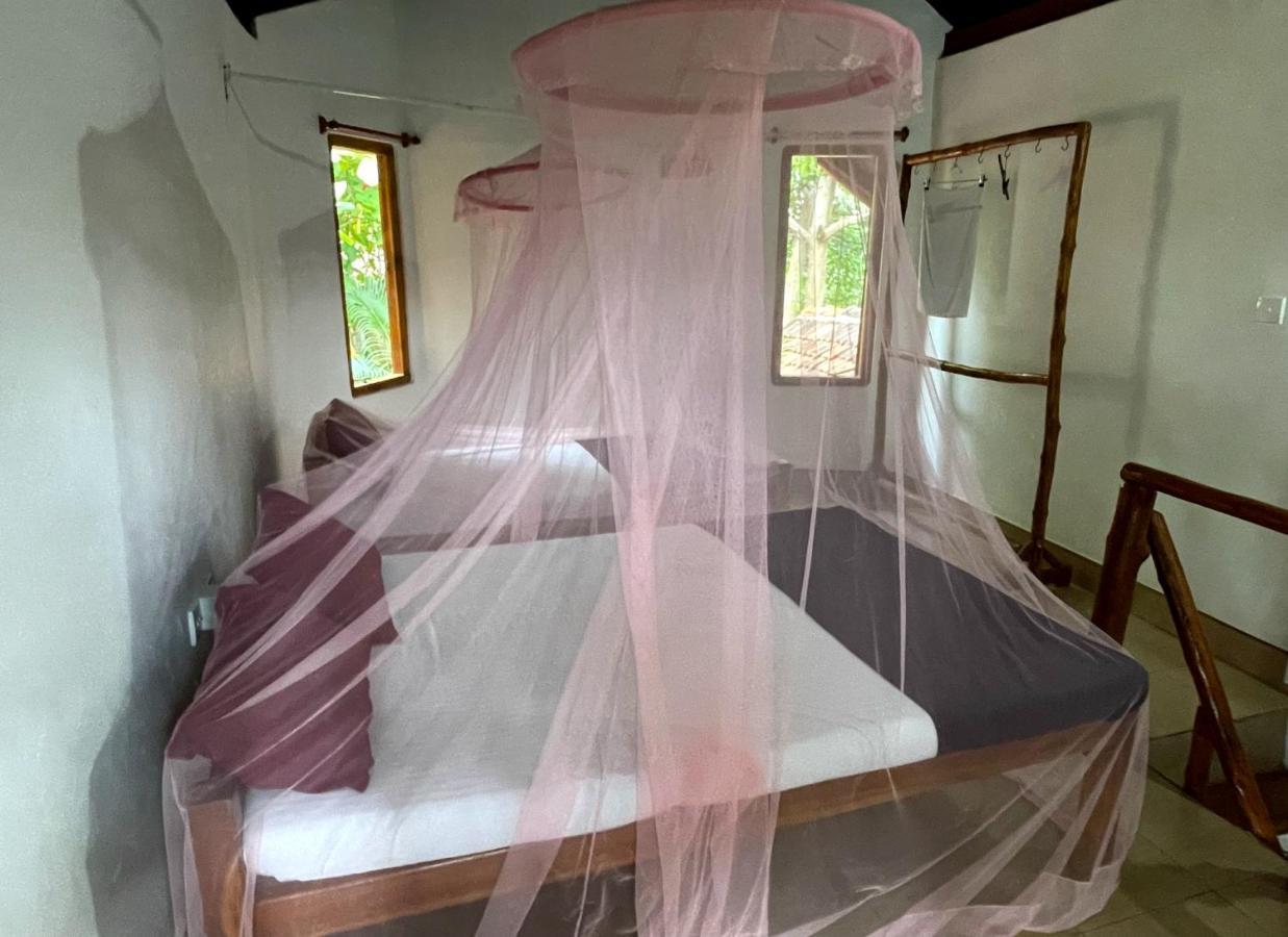 New Roy Guest House Kalkudah  Bagian luar foto