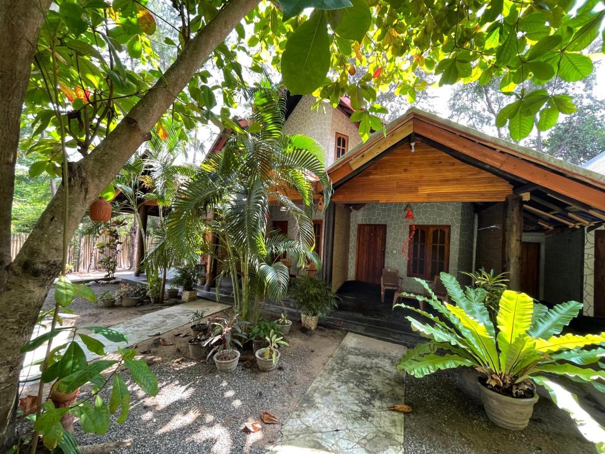 New Roy Guest House Kalkudah  Bagian luar foto