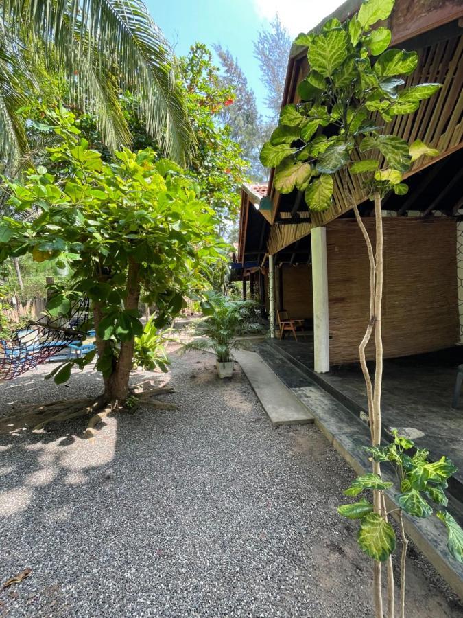 New Roy Guest House Kalkudah  Bagian luar foto